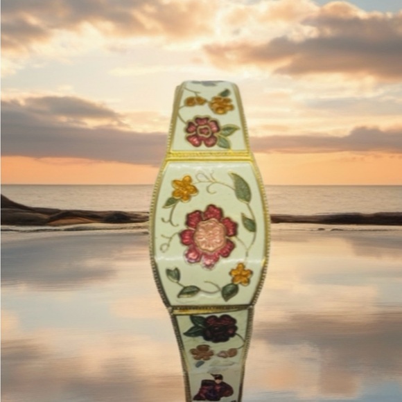 0119 Floral Cloisonné  Bracelet in Cream and Multicolor. - Picture 3 of 11